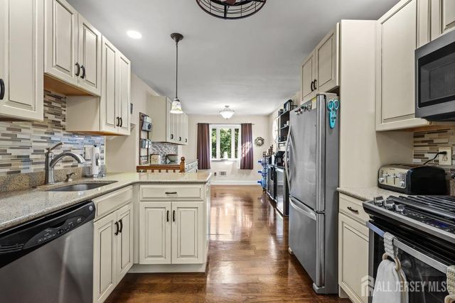 6 Teton Place, Old Bridge, NJ 08857