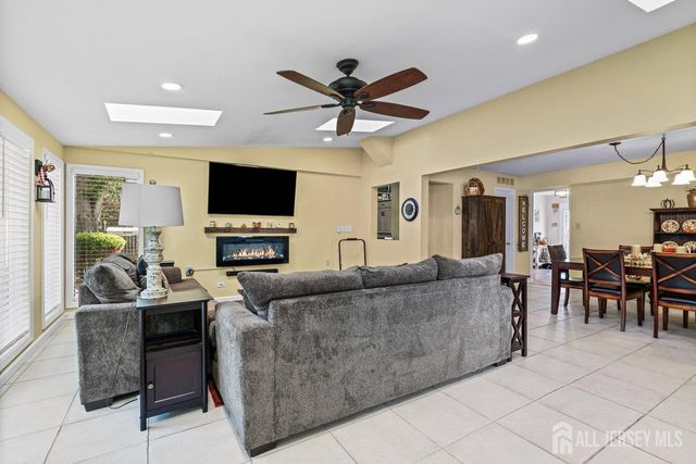 6 Teton Place, Old Bridge, NJ 08857
