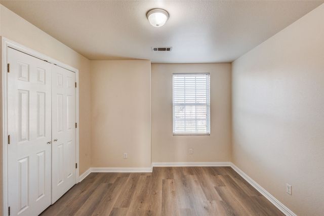 2338 Kingsway Drive, Arlington, TX 76012