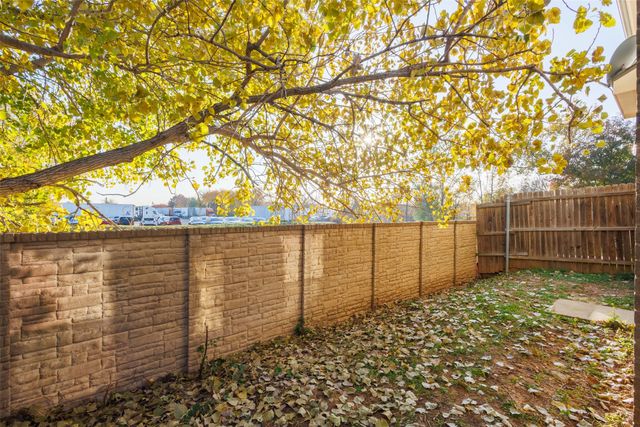 2338 Kingsway Drive, Arlington, TX 76012