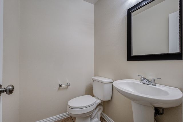 2338 Kingsway Drive, Arlington, TX 76012