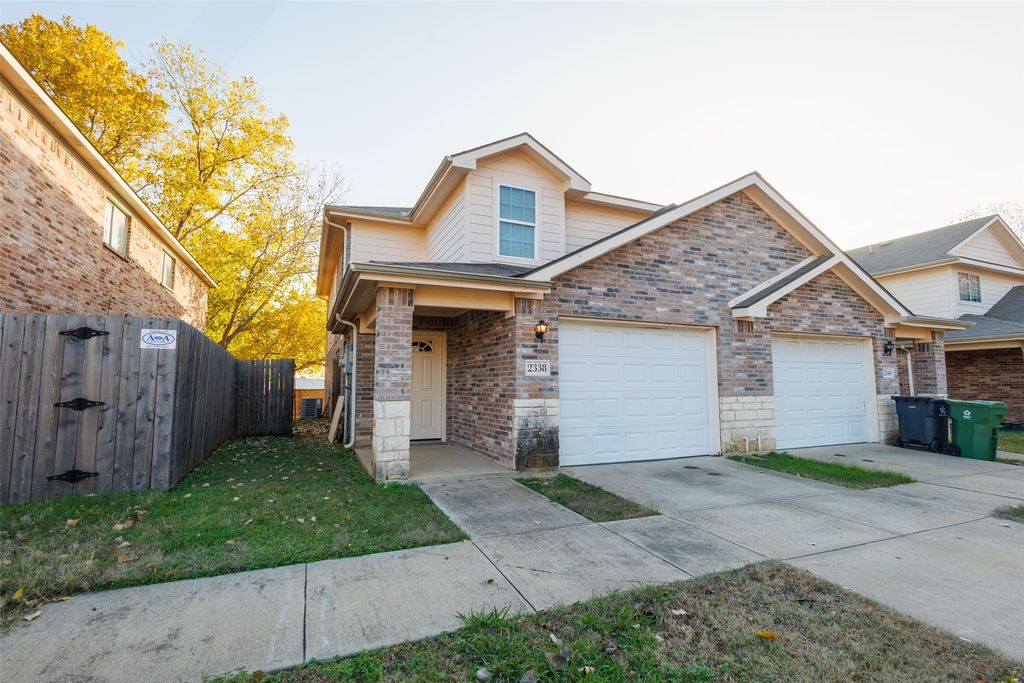 2338 Kingsway Drive, Arlington, TX 76012