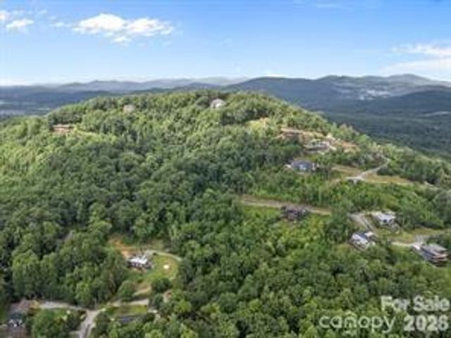 w12 curtain Bluff, Hendersonville, NC 28791