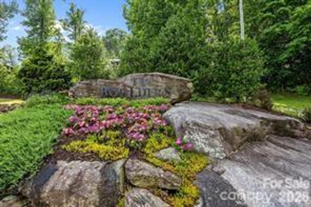 w12 curtain Bluff, Hendersonville, NC 28791