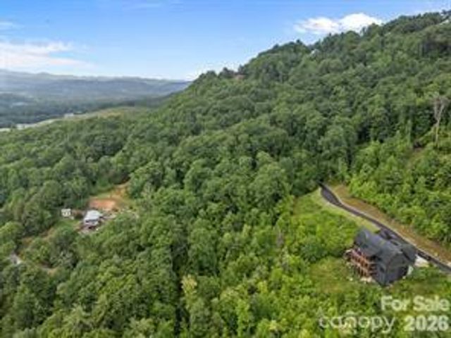w12 curtain Bluff, Hendersonville, NC 28791