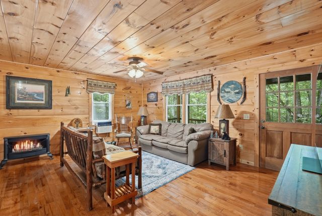 118 Cherokee Rd, Spencer, TN 38585