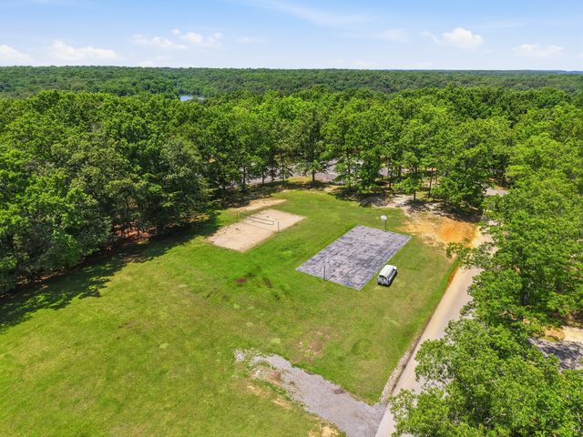 118 Cherokee Rd, Spencer, TN 38585