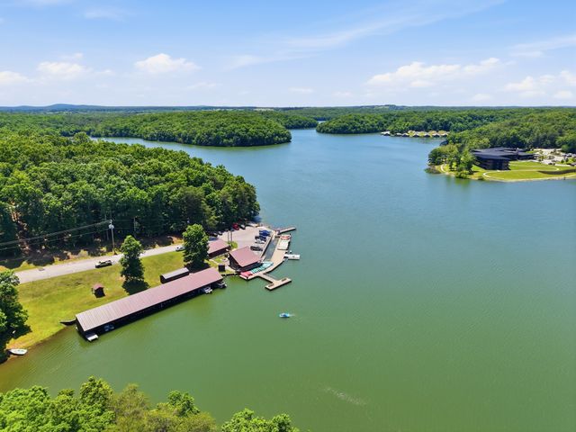 118 Cherokee Rd, Spencer, TN 38585
