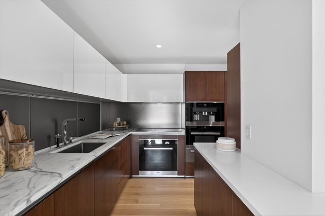 135 W 52ND Street PH4, New York City, NY 10019