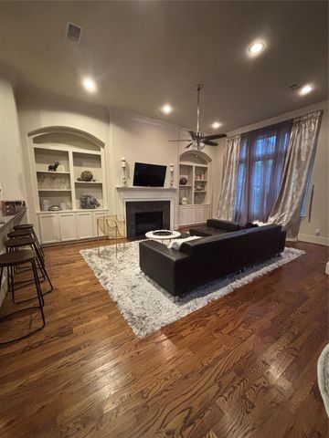 2717 Arabelle Grove, Houston, TX 77007