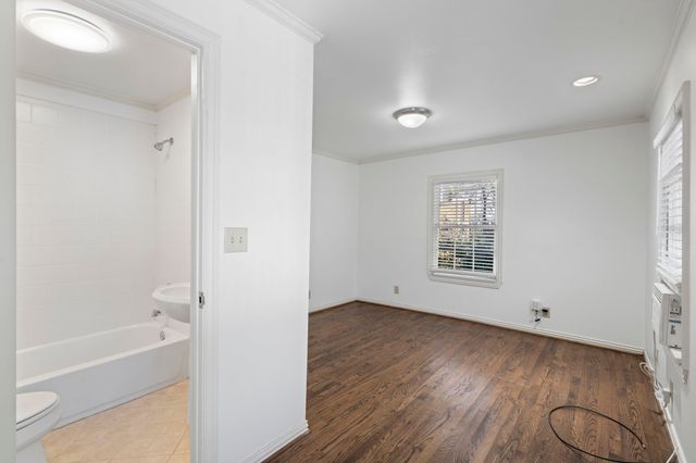 8530 Jourdan Way, Dallas, TX 75225