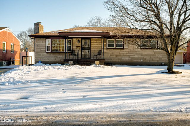 3911 Woodgate Ln, Louisville, KY 40220