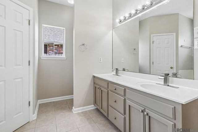 1460 Ironwood Dr, Denham Springs, LA 70726