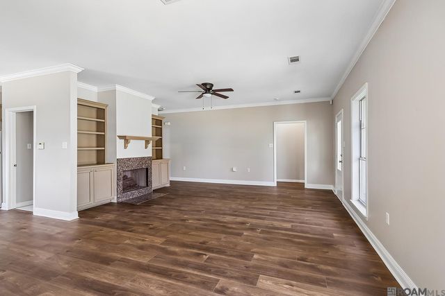 1460 Ironwood Dr, Denham Springs, LA 70726