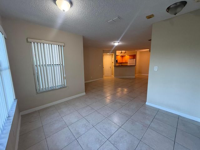 3390 N Pinewalk Dr Drive N 1012, Margate, FL 33063