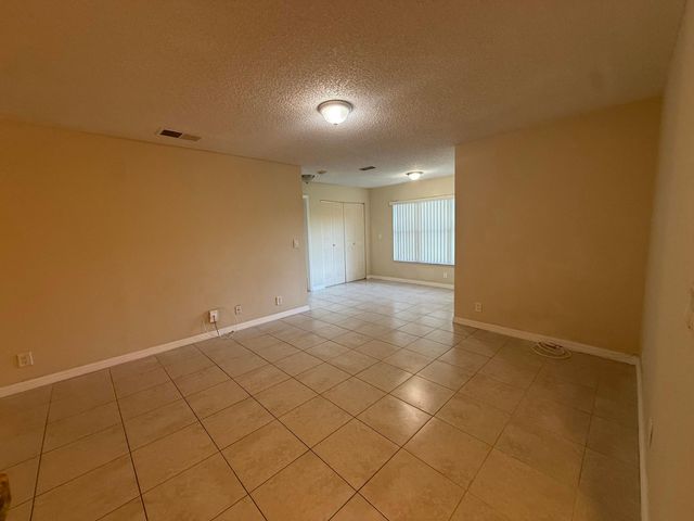 3390 N Pinewalk Dr Drive N 1012, Margate, FL 33063