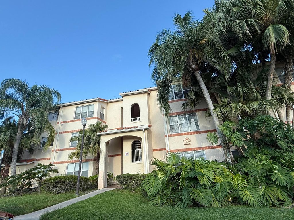 3390 N Pinewalk Dr Drive N 1012, Margate, FL 33063