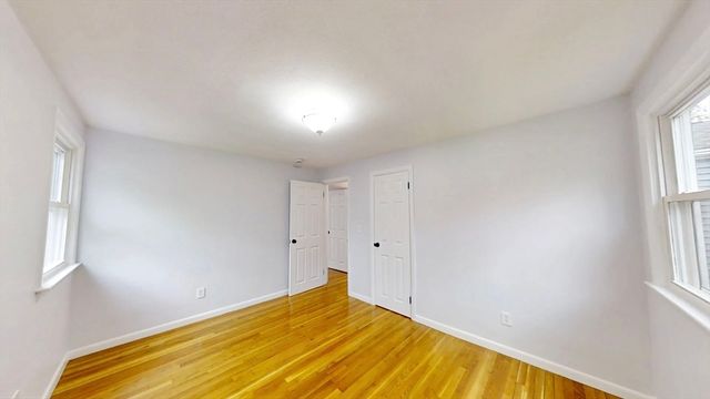 8 Reardon Rd, Hudson, MA 01749