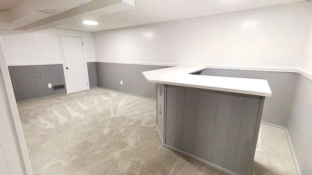 8 Reardon Rd, Hudson, MA 01749