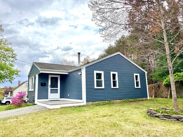8 Reardon Rd, Hudson, MA 01749