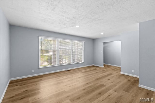 24 Forest Crest Drive, Chesterfield, MO 63017