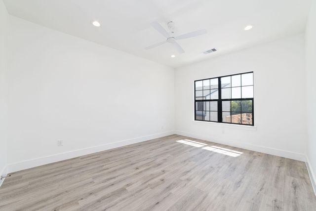 11940 S Hoa Sen Circle, Houston, TX 77072