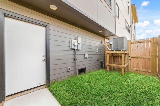 11940 S Hoa Sen Circle, Houston, TX 77072