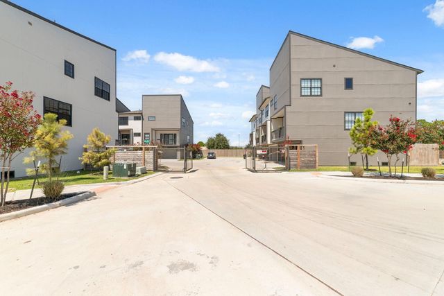 11940 S Hoa Sen Circle, Houston, TX 77072