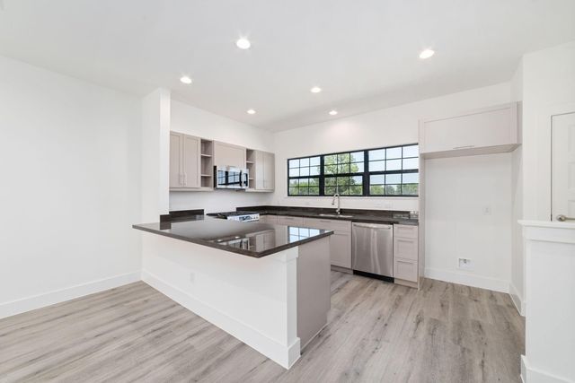 11940 S Hoa Sen Circle, Houston, TX 77072