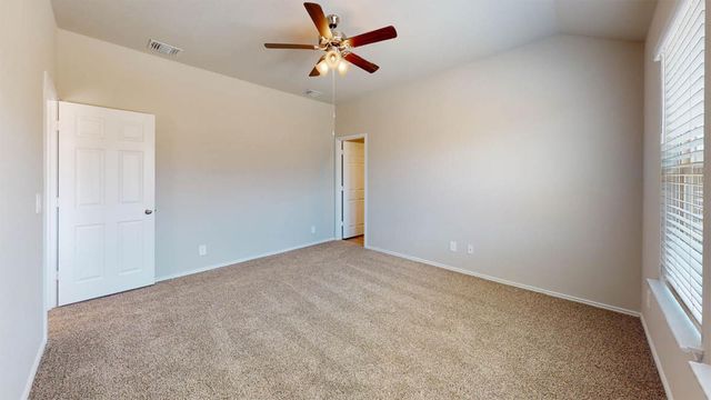 152 McNamara CT, Jarrell, TX 76537