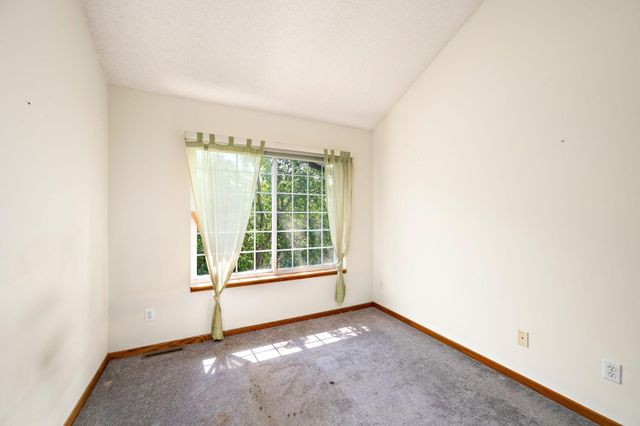 15665 24th Avenue N F, Plymouth, MN 55447