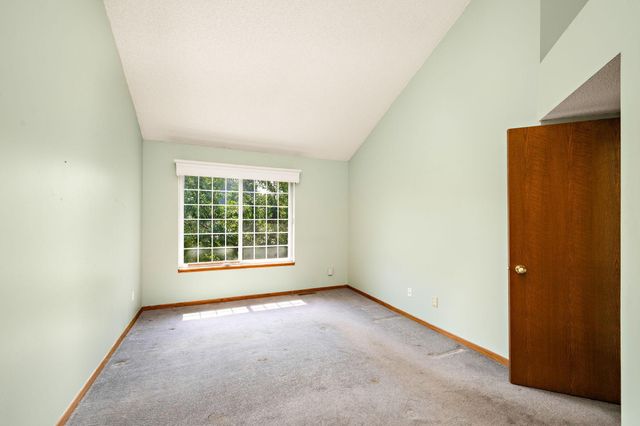 15665 24th Avenue N F, Plymouth, MN 55447
