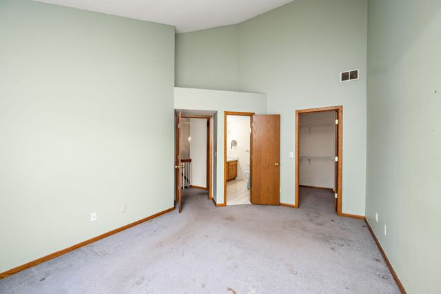 15665 24th Avenue N F, Plymouth, MN 55447