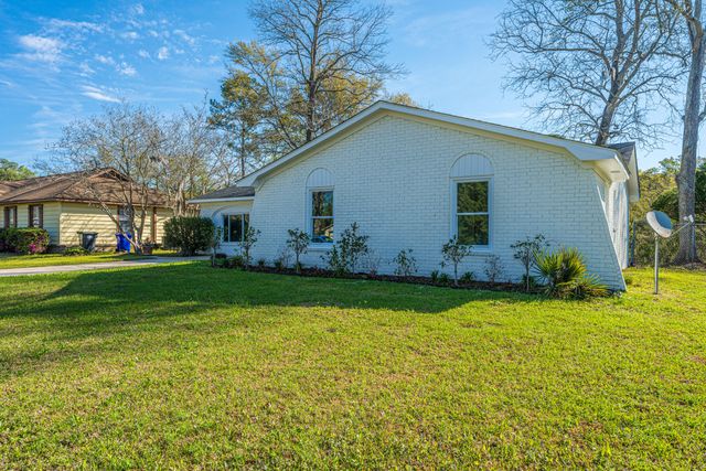 5819 Saint Angela Drive, North Charleston, SC 29418
