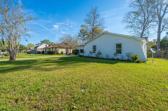 5819 Saint Angela Drive, North Charleston, SC 29418