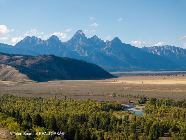 6030 HIGHLANDS DRIVE Loop, Kelly, WY 83011