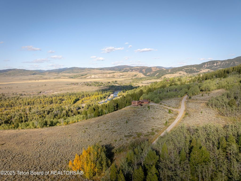 6030 HIGHLANDS DRIVE Loop, Kelly, WY 83011 photo 12