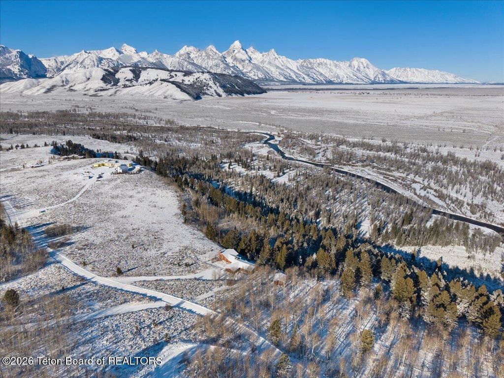 6030 HIGHLANDS DRIVE Loop, Kelly, WY 83011 photo 2