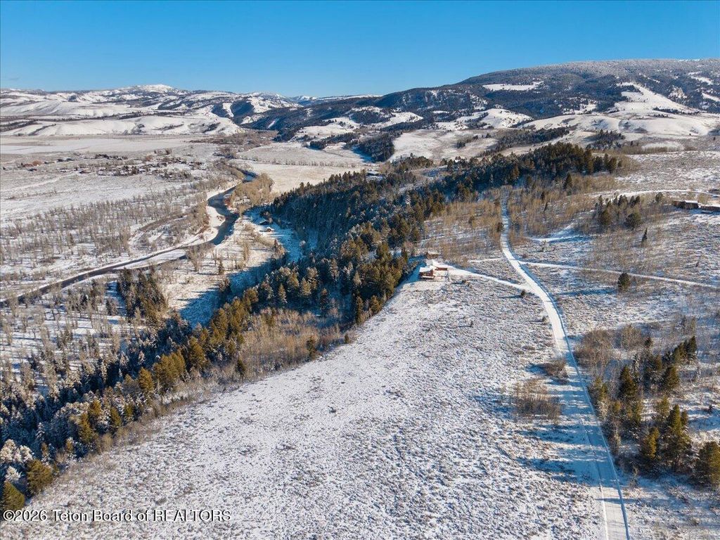 6030 HIGHLANDS DRIVE Loop, Kelly, WY 83011 photo 4