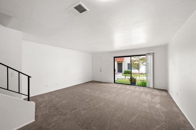 5580 Lake Park Way 28, La Mesa, CA 91942