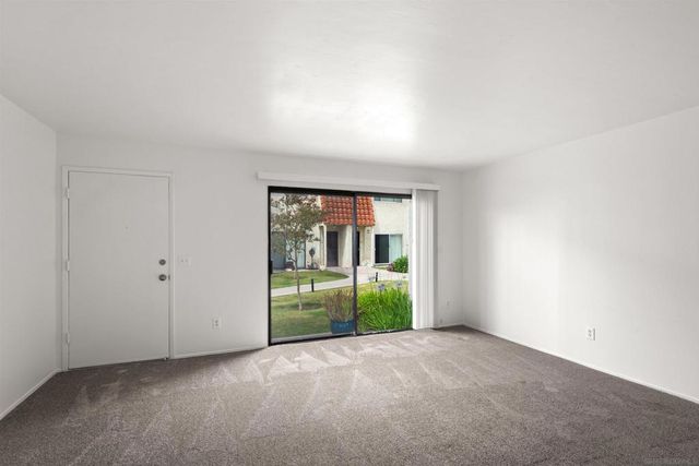 5580 Lake Park Way 28, La Mesa, CA 91942