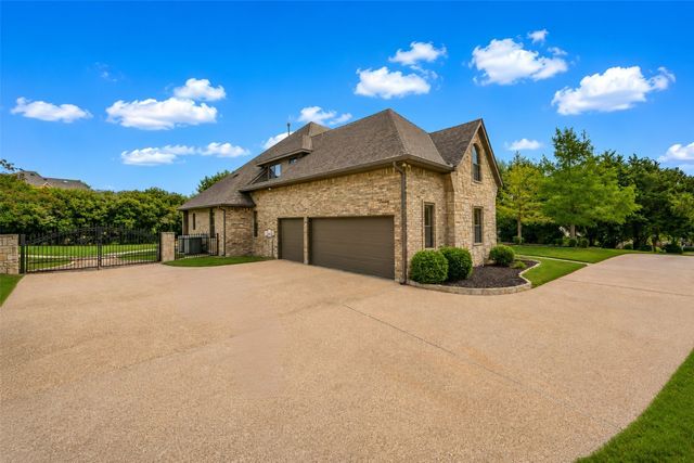 3908 Lakewood Heights Court, Fort Worth, TX 76179
