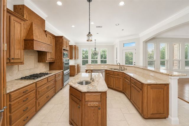 3908 Lakewood Heights Court, Fort Worth, TX 76179