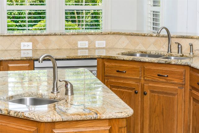3908 Lakewood Heights Court, Fort Worth, TX 76179