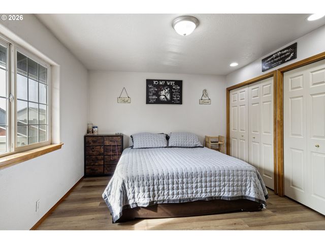 2029 PLENTYWOOD Ln, Eugene, OR 97404