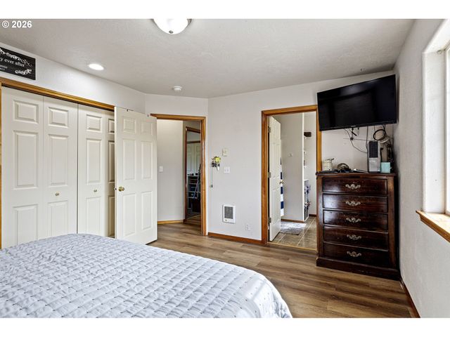 2029 PLENTYWOOD Ln, Eugene, OR 97404