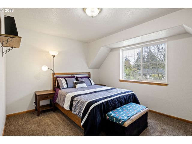 2029 PLENTYWOOD Ln, Eugene, OR 97404