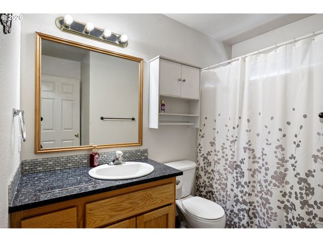 2029 PLENTYWOOD Ln, Eugene, OR 97404