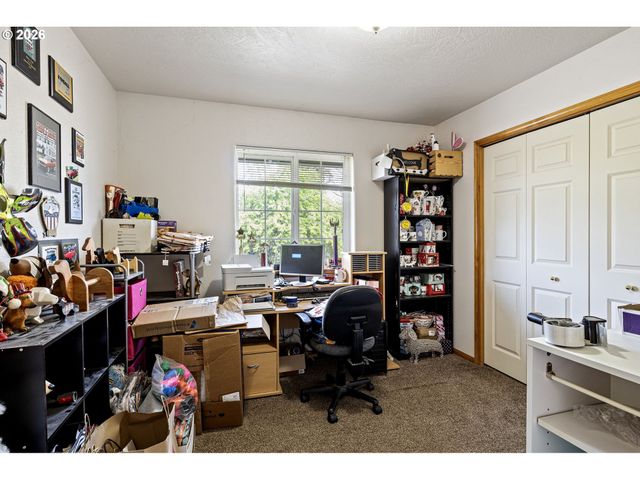 2029 PLENTYWOOD Ln, Eugene, OR 97404