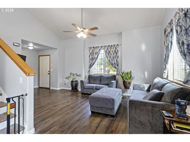 2029 PLENTYWOOD Ln, Eugene, OR 97404